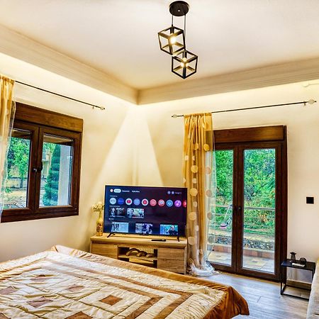 Four Lakes Luxury Suites Amintaio Exterior foto